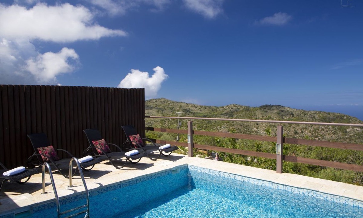 Lefkas House | Nice House in Apollonii with Private Pool