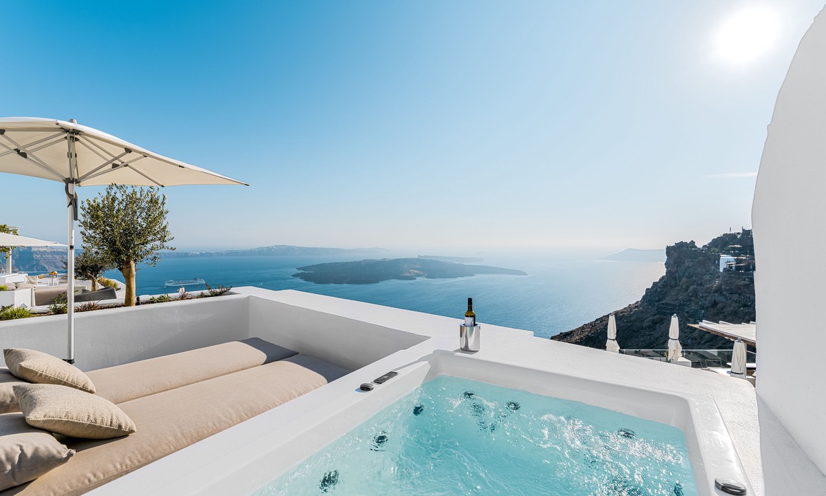 Imerovigli Hotel | Iconic Santorini by Sandglass