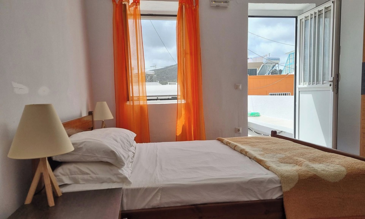 Archipolis Villa | 1-bed House Sleeps 4 - Free Parking, Patio, Wifi