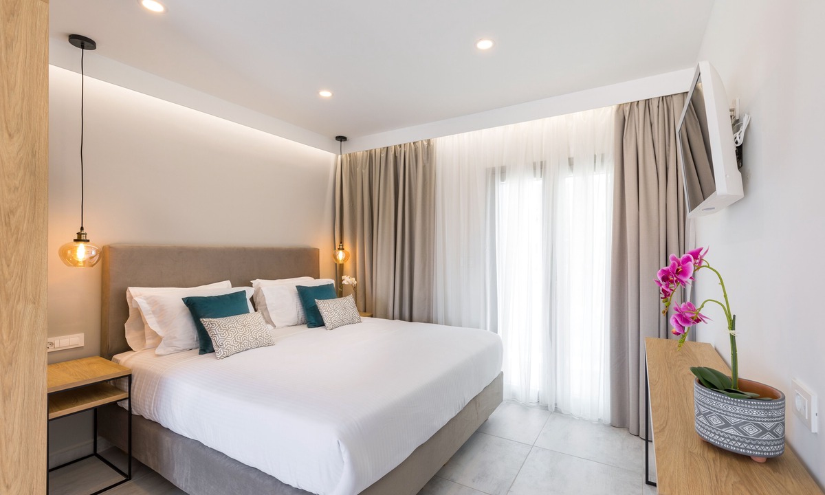 Perama House | V Luxury Suites