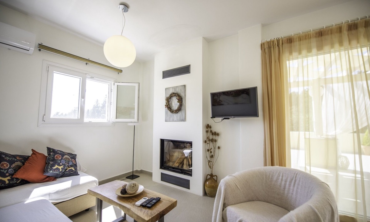 Agios Georgios Pagon House | Miltiadis Apartments
