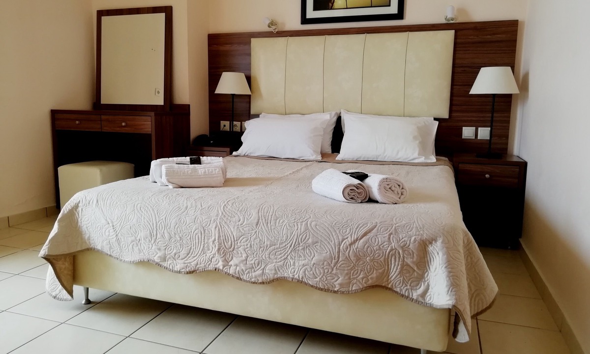 Loutra Edipsou Hotel | Nefeli Studios