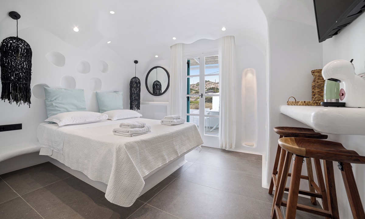 Stelida House | Cave Suites