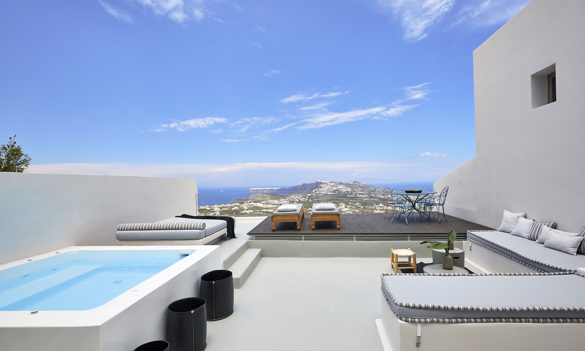 Pyrgos House | White and Co. La Torre Suites