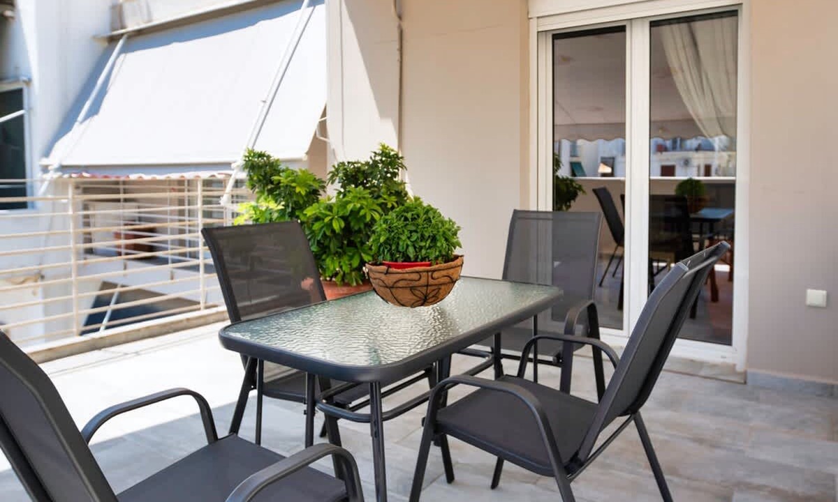 Ilisia Apartment | Central Spacious Athenian Penthouse Getaway