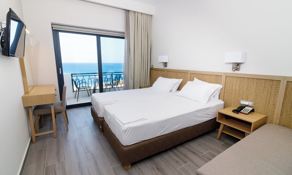 Kiparissia Hotel | Elegant Beach Hotel