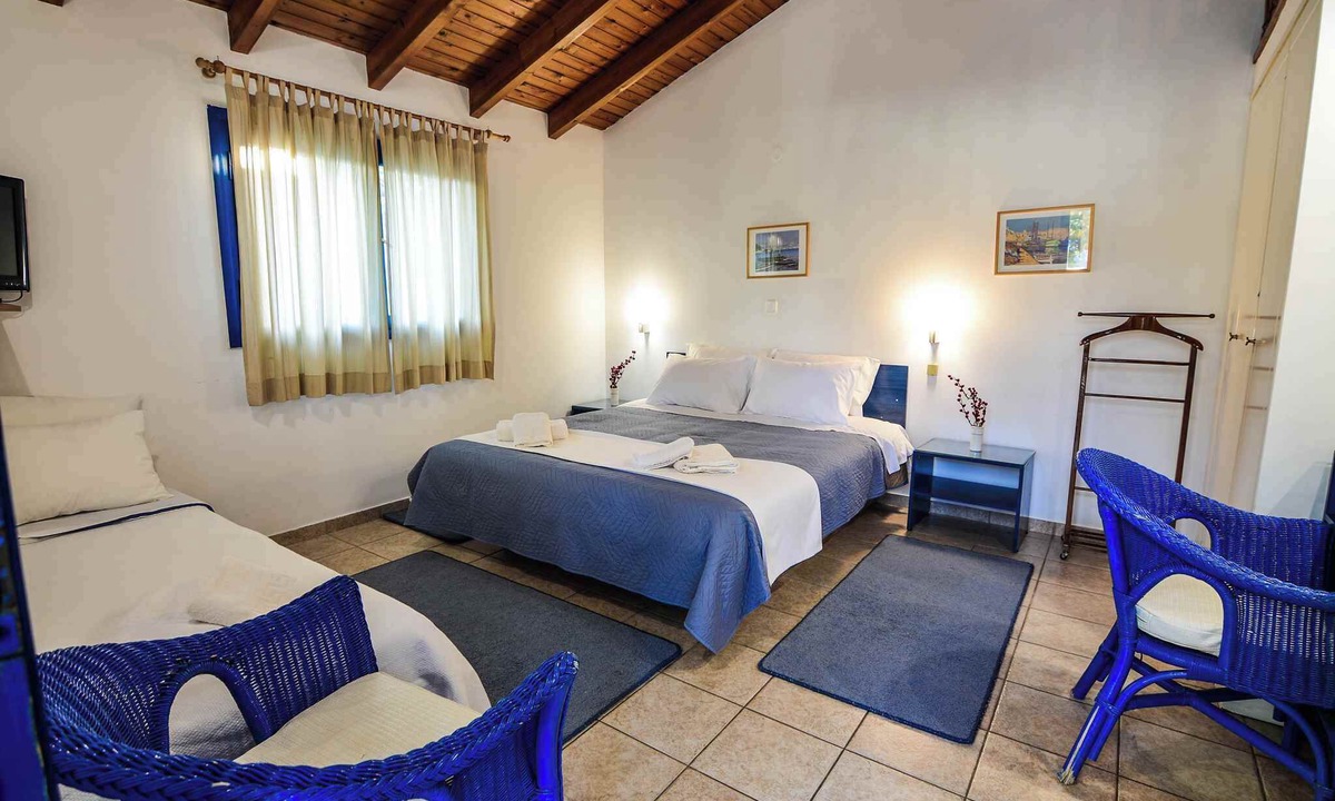 Kato Diminio Hotel | Green Village
