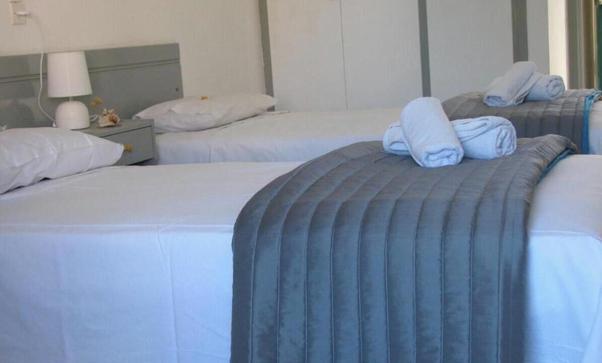 Roda Apartment | Studio Apartment 'Standard 1' with Shared Terrace, Wi-Fi and Air Conditioning