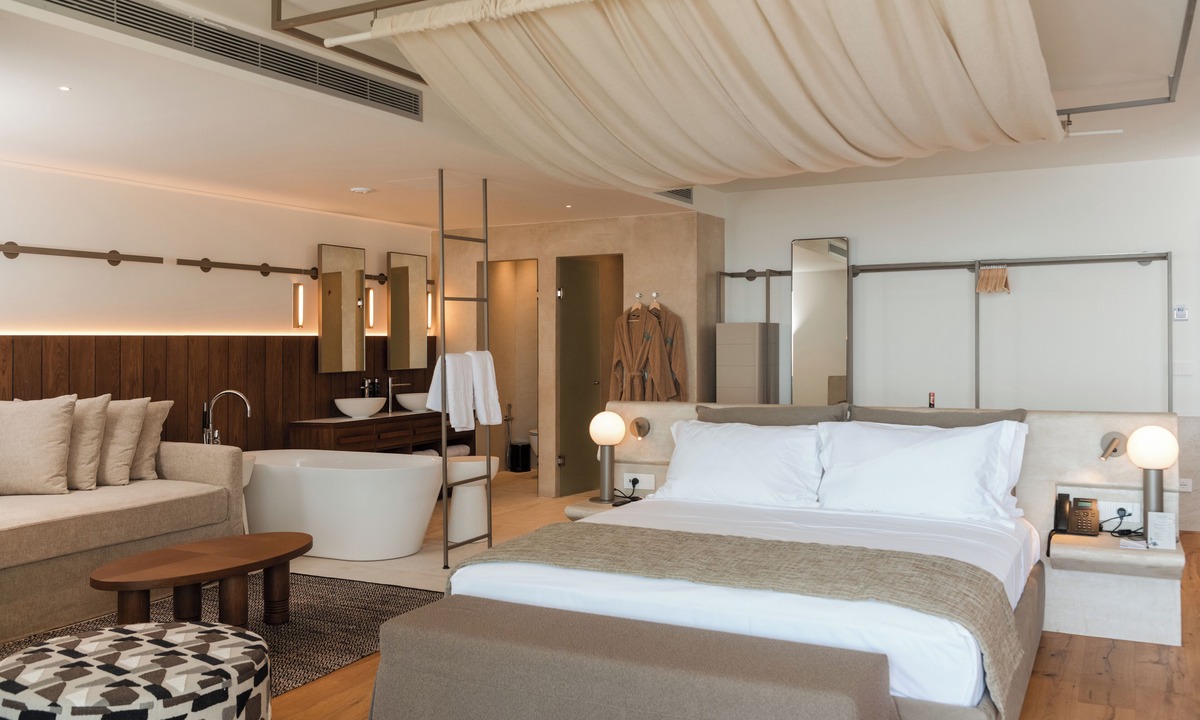Jala Hotel | Folie Marine Beach Hotel & Club