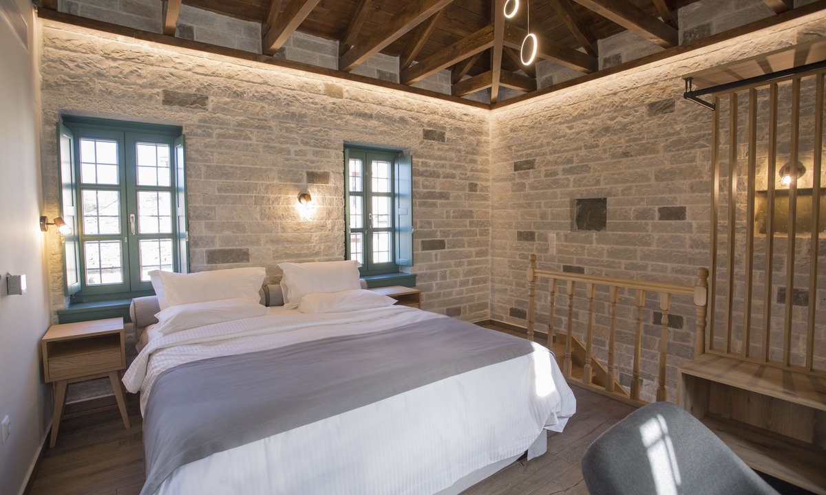 Papigo Villa | MAKRIS Papigo luxury suites
