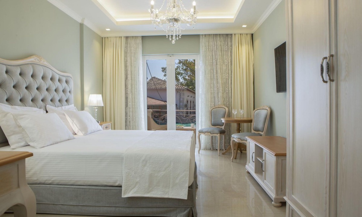 Nidri House | VK Luxury Suites - Private Parking - Adults Only
