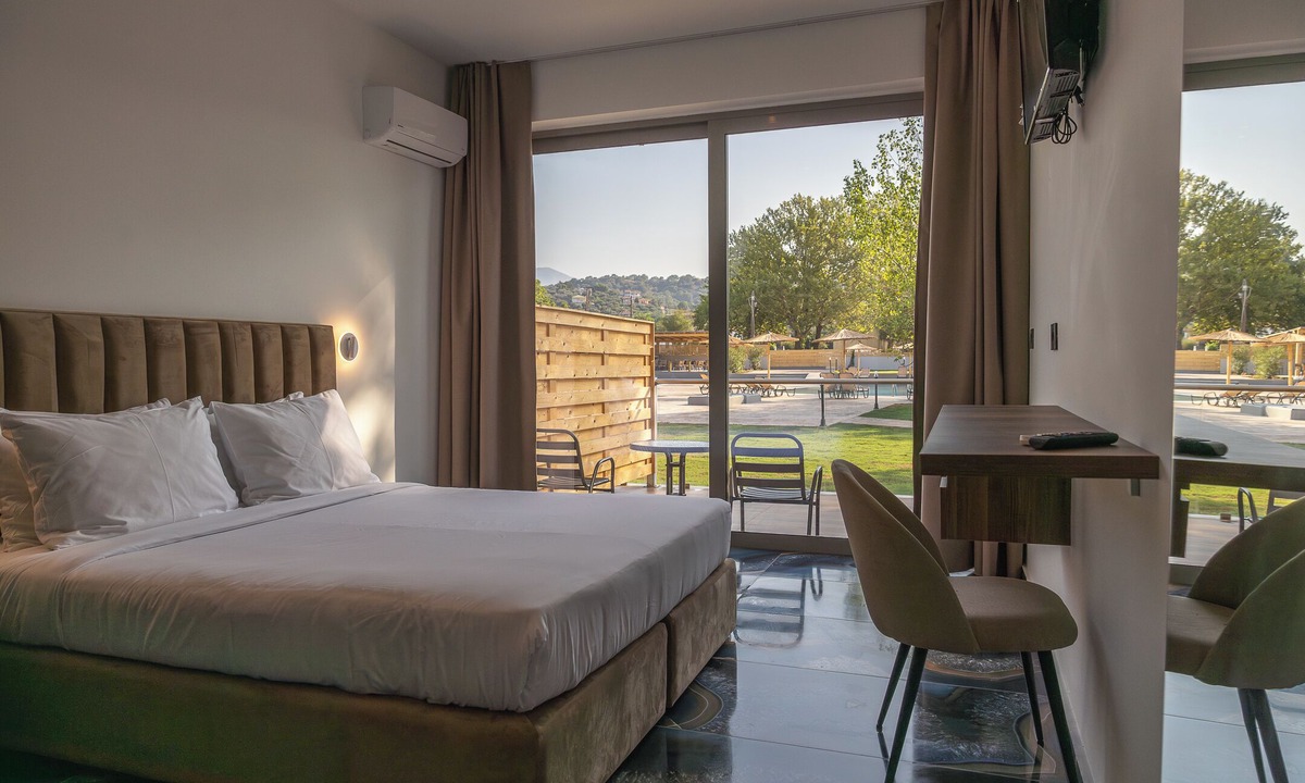 Pidima Kyras Hotel | Blue Water Resort
