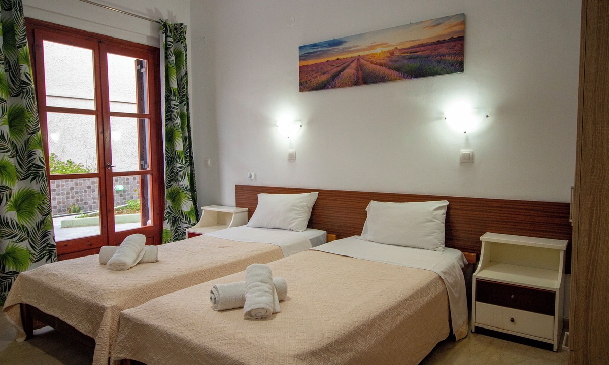 Acharavi House | Harrys bar & apartments
