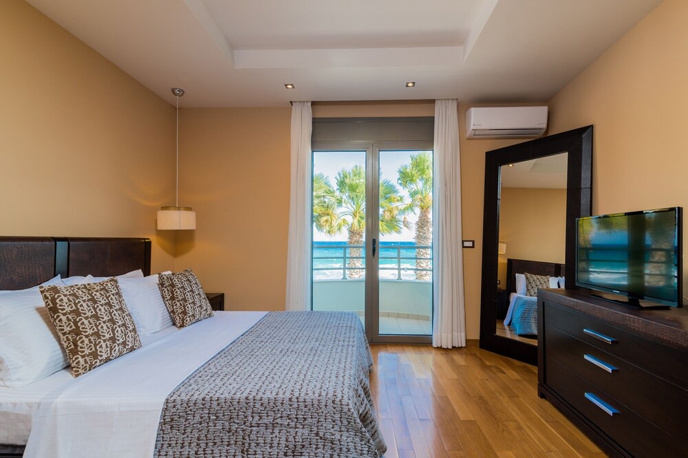 Drosia Villa | Gaia Deluxe SeaFront Villa, with Private Pool & Direct Access to the Beach