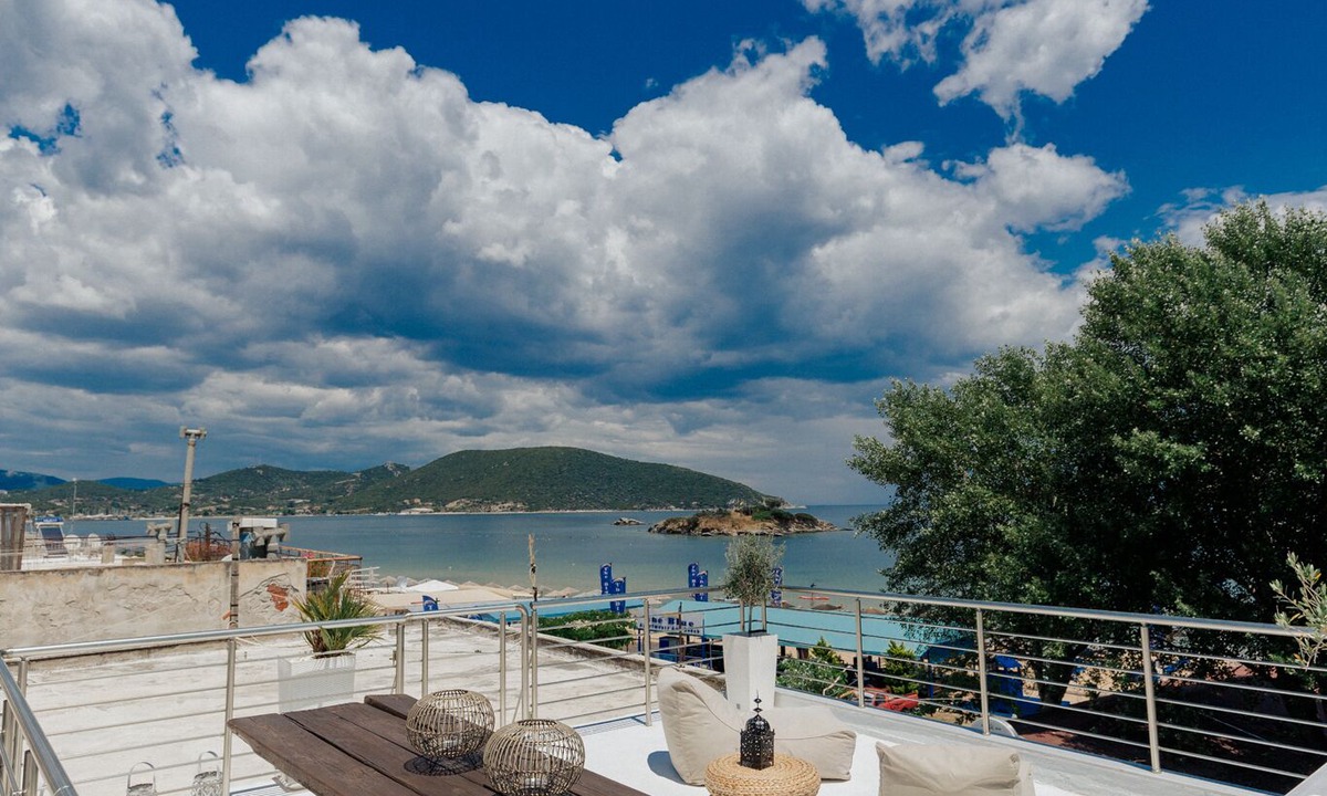 Nea Peramos House | Sea View Studio with a Barbecue area on the Terrace of the building & a Smart TV