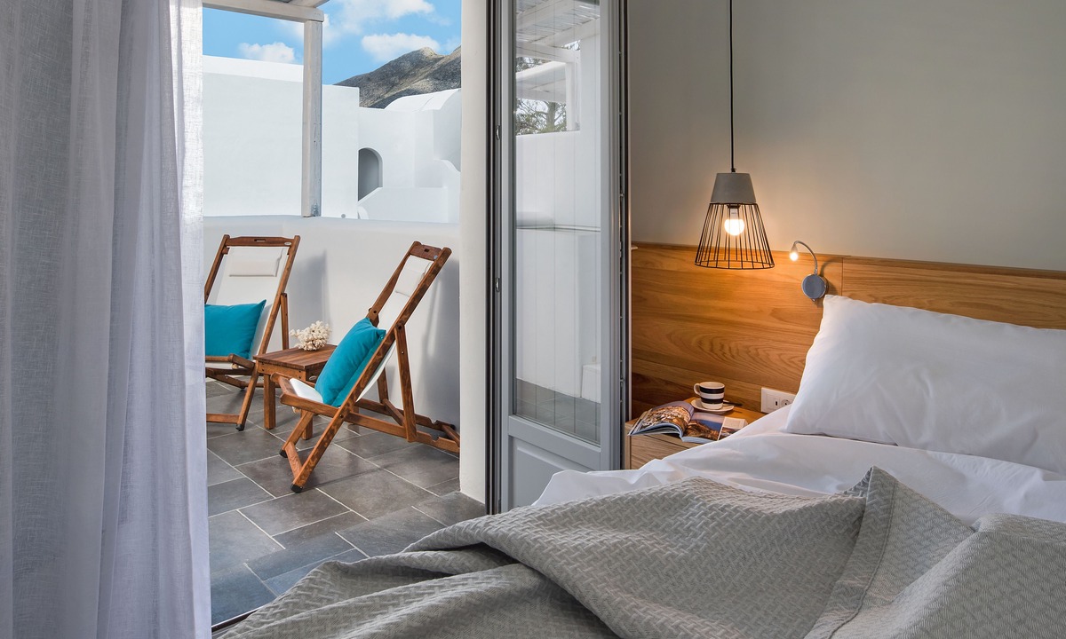 Perissa Hotel | Meltemi Excelsior Suites and Spa