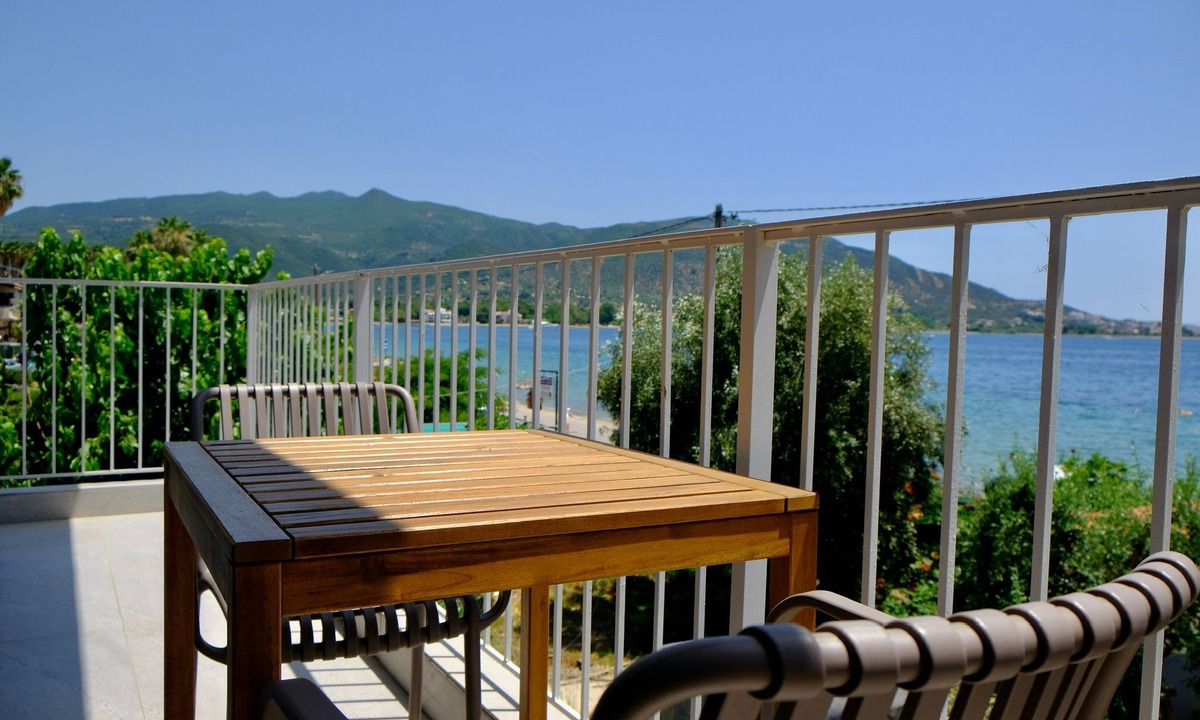 Komnina Apartment | Evia Bay Suites & Retreats