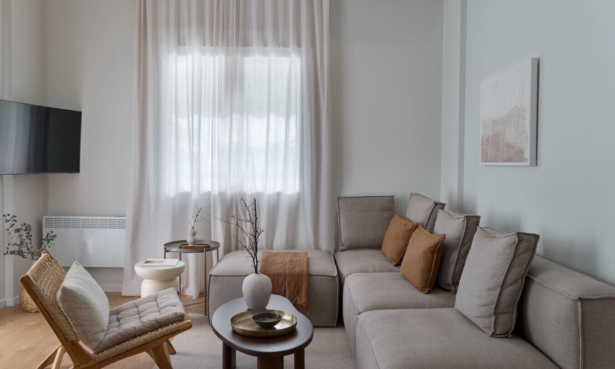 Filopappou Apartment | Earthy Comfort 2bd Apt With Koukaki Views