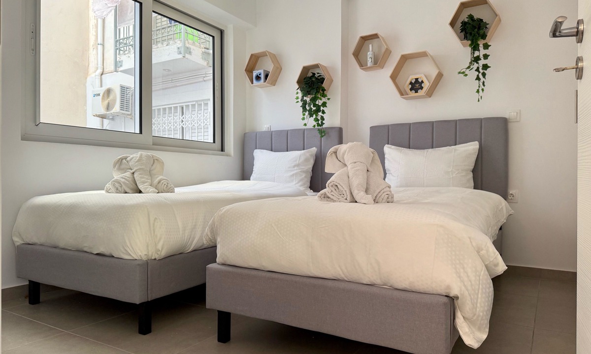 Petralona Apartment | TH0 - Tesla Smart Building - Cloud9 in the city