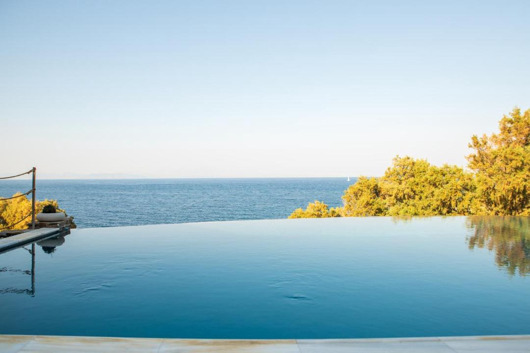 Ormos Agiou Ioannou Apartment | Villa Scorpio,Luxury Seafront Villa with Infinity Pool
