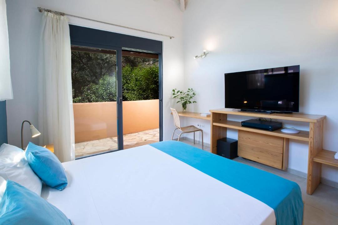 Sivota Villa | Villa Amoudia - Luxury Villa right on the beach with Private Pool