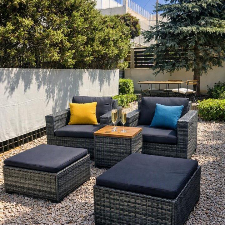 Spata-Artemida Apartment | Louda's Villa