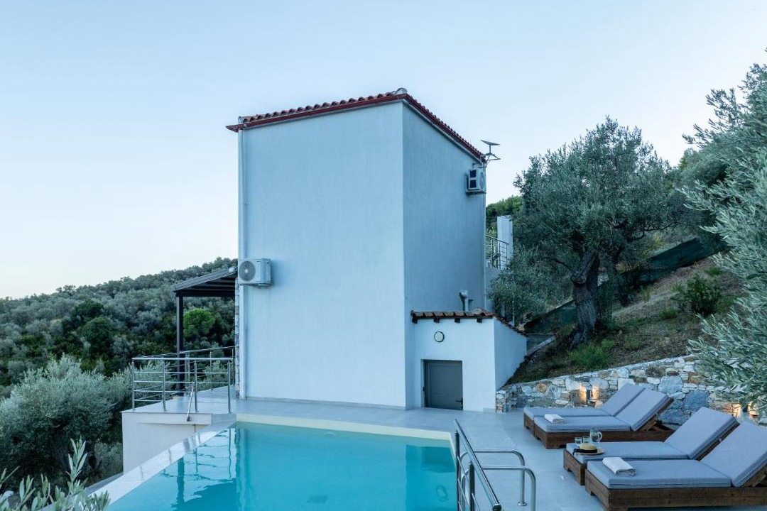Skiathos Town Villa | ApoLoveSea