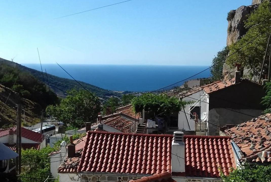 Samothrace House | Castle View
