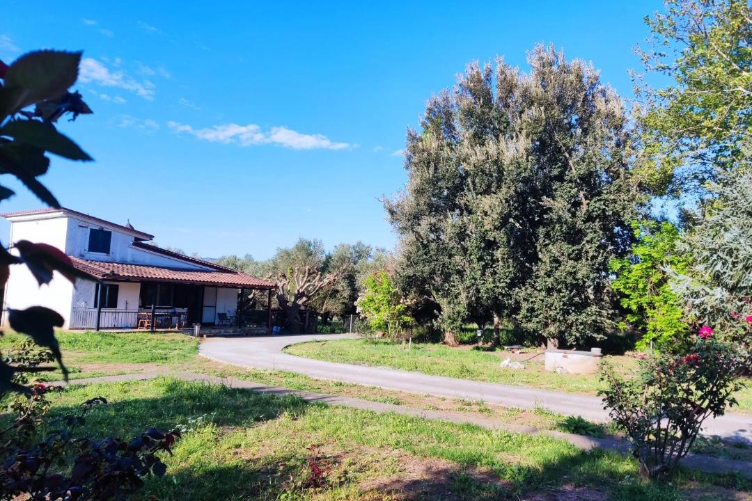 Oichalia House | Anastasia's Cottage