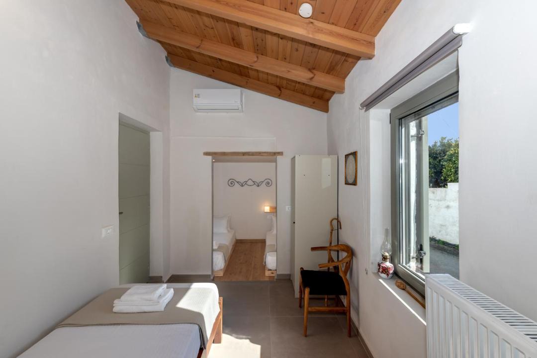 Vatolakkos Villa | Yitonia- Cretan Village Home