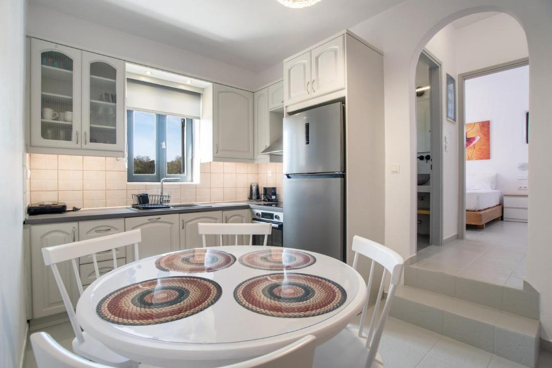 Nea Cryssi Akti House | Guest House Emily