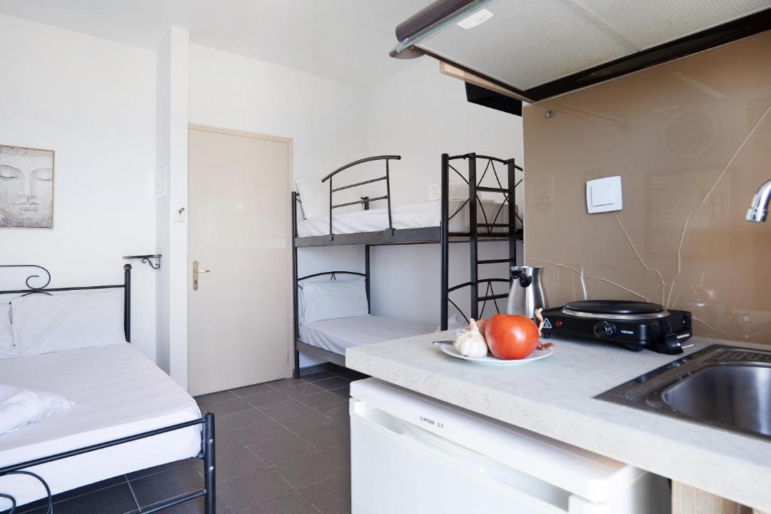 Pidima Kyras Apartment | Iguana studio 15