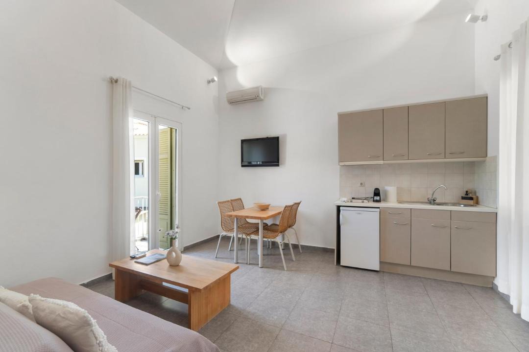 Andros Town Apartment | LausAndros Suites