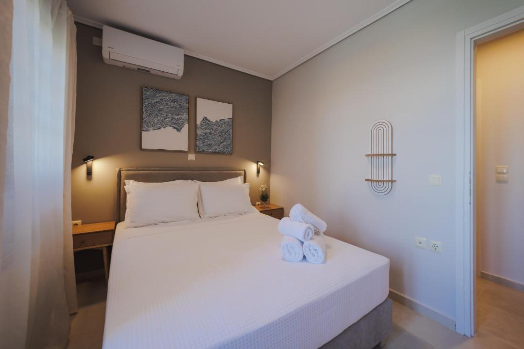 Neon Oitylo Apartment | 'Acroterra Stone House', Areopoli, Mani
