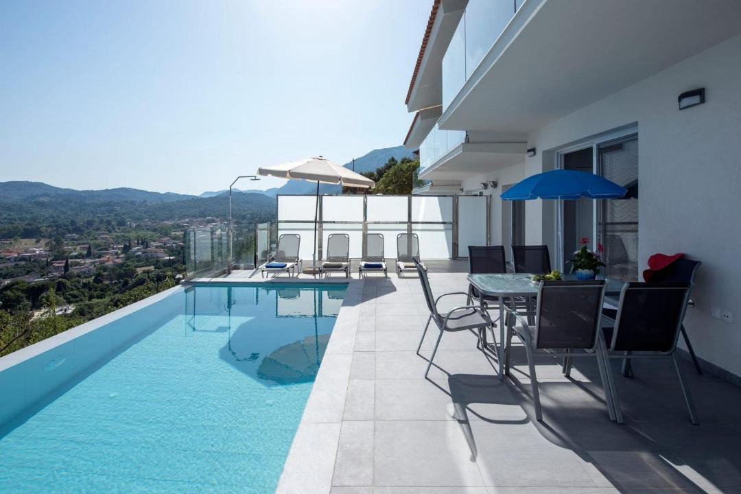 Pirgi Villa | Unparalleled Luxury Awaits 5 Bedrooms Villa Lucas & Villa Clara Pyrgi