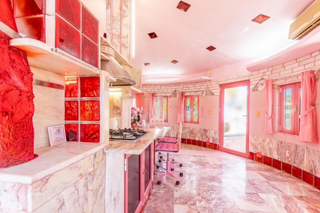Gaios Apartment | Paco's Resort Barbie House