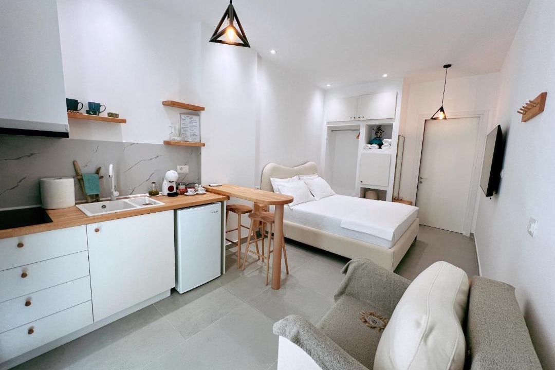Dhermi House | Leas rooms Santorini, Dhermi
