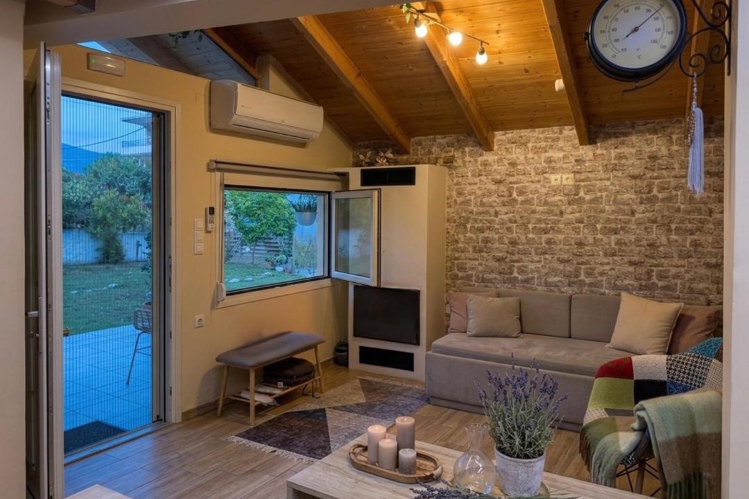 Pamvotida Apartment | The Countryside Loft