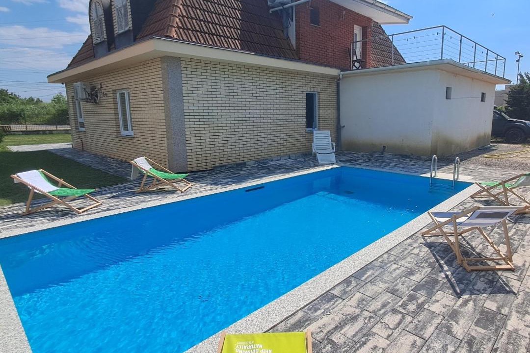 Kamez Villa | Villa Alpine