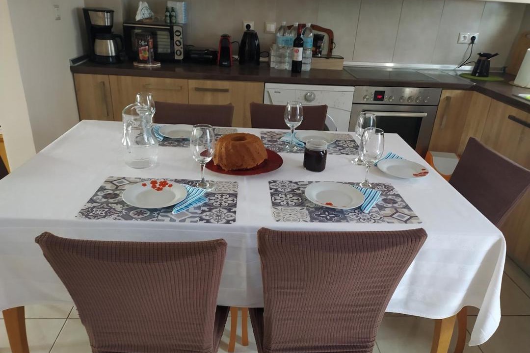 Petaloudes Apartment | Giota's City House