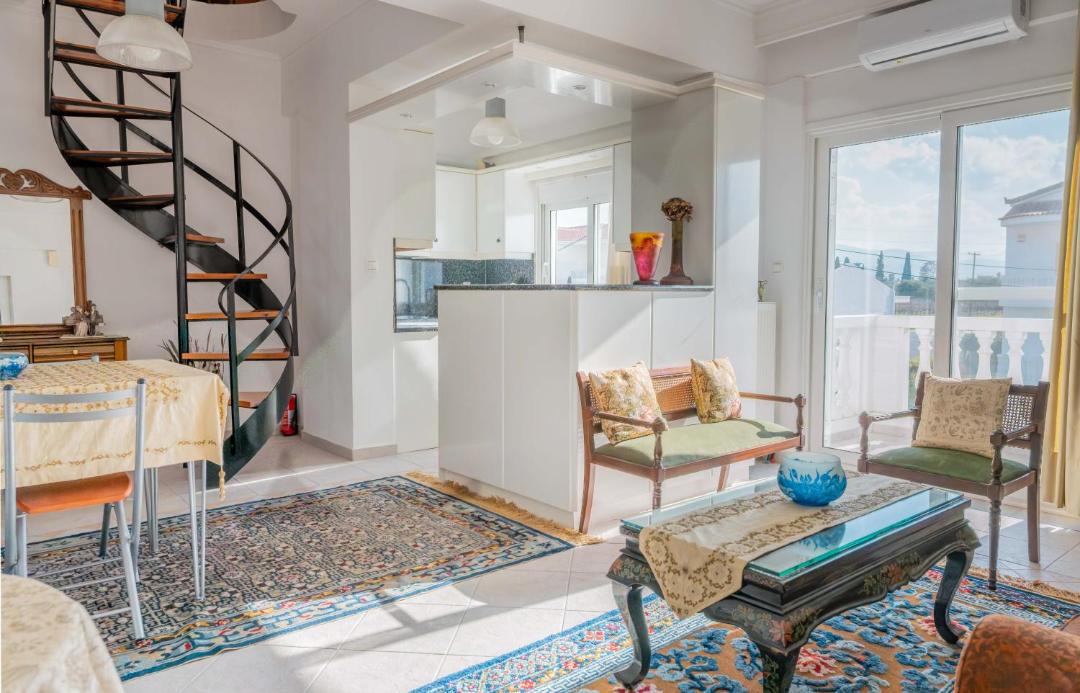 Assos-Lechaio Apartment | Villa Luna, Sea Views & Open Skies in Kato Assos
