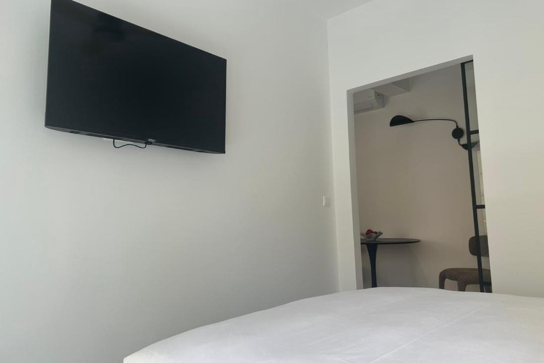 Agrinio Apartment | White Line Suite