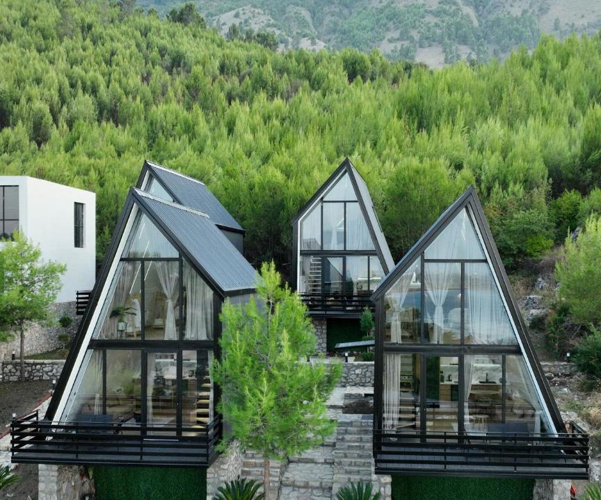 Shkoder Villa | Lakeside Villas & Jacuzzi Suites