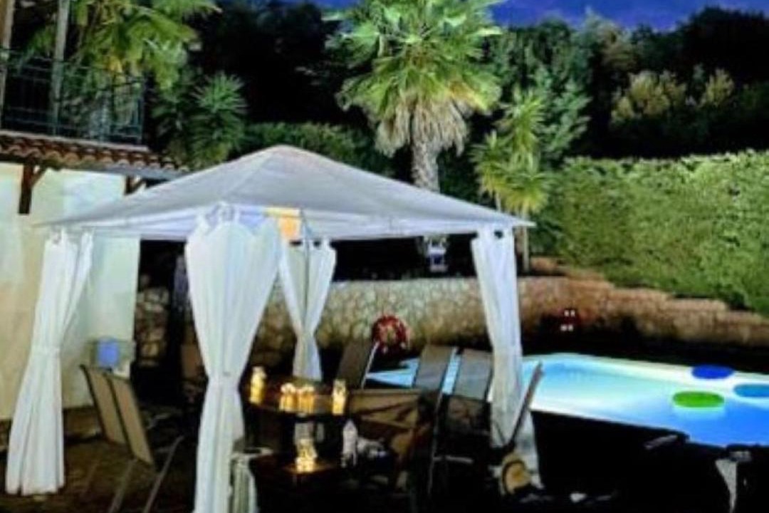 Paralia Porovitsis Villa | Platanos Estate