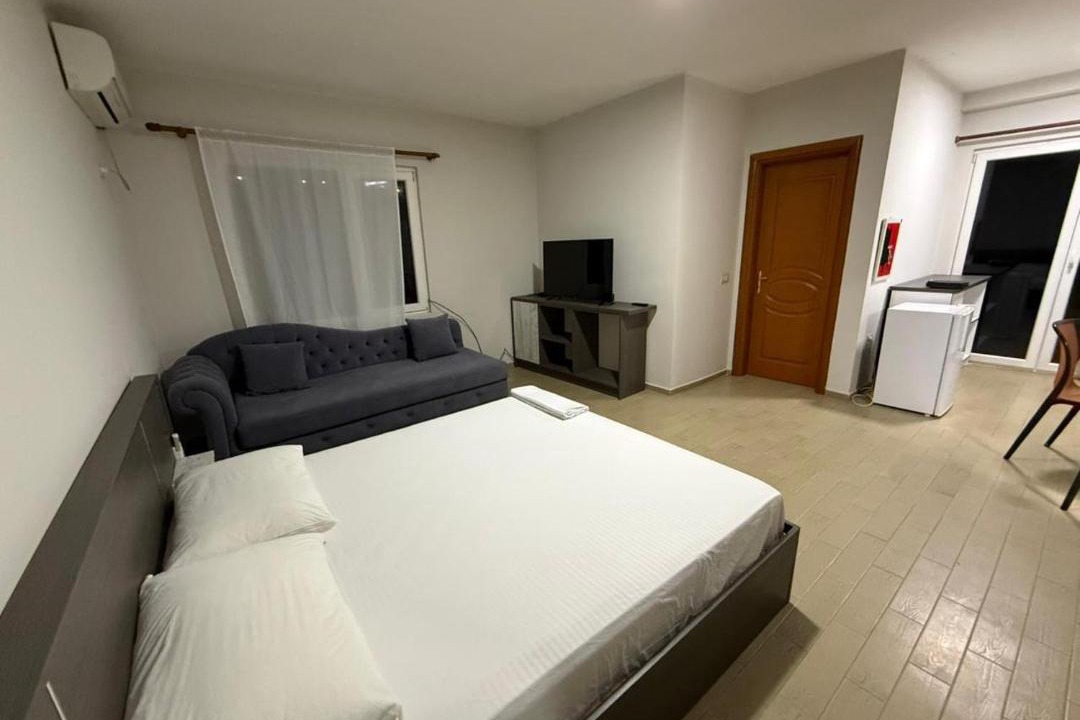 Dajt Hostel | Rooftop Gallery Hostel
