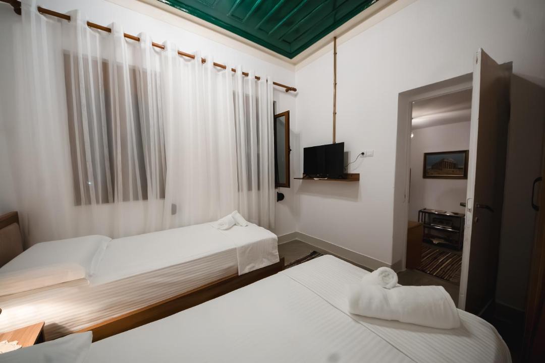Gjirokaster Villa | Villa Sinojmeri Girocastrum