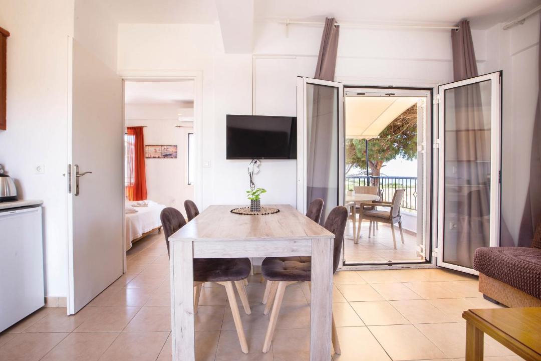 Pylos-Nestoras Apartment | Romanos Beach Villas