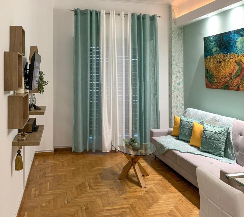 Kinosargous Apartment | Cozy and Chic apartment in the Center, 5 min Subway