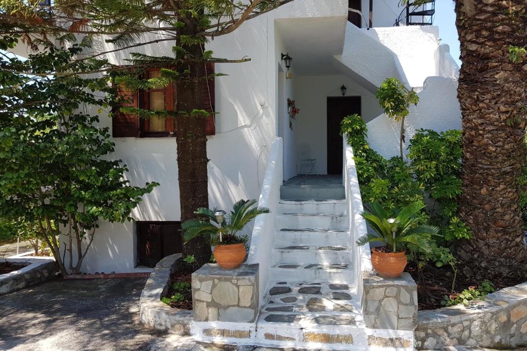 Troulos Apartment | Villa Ourania