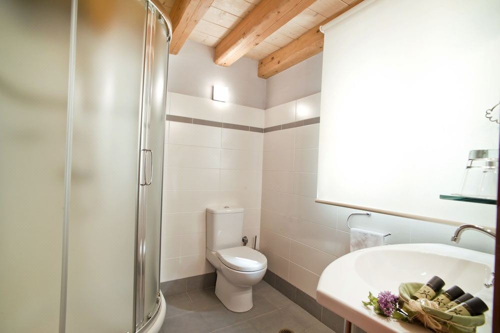 Photo of Bathroom in Xirokampi